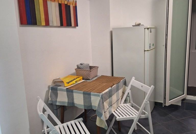 Închiriez garsonieră spațioasă Piața Muncii, bloc anvelopat, metrou - Poză 5