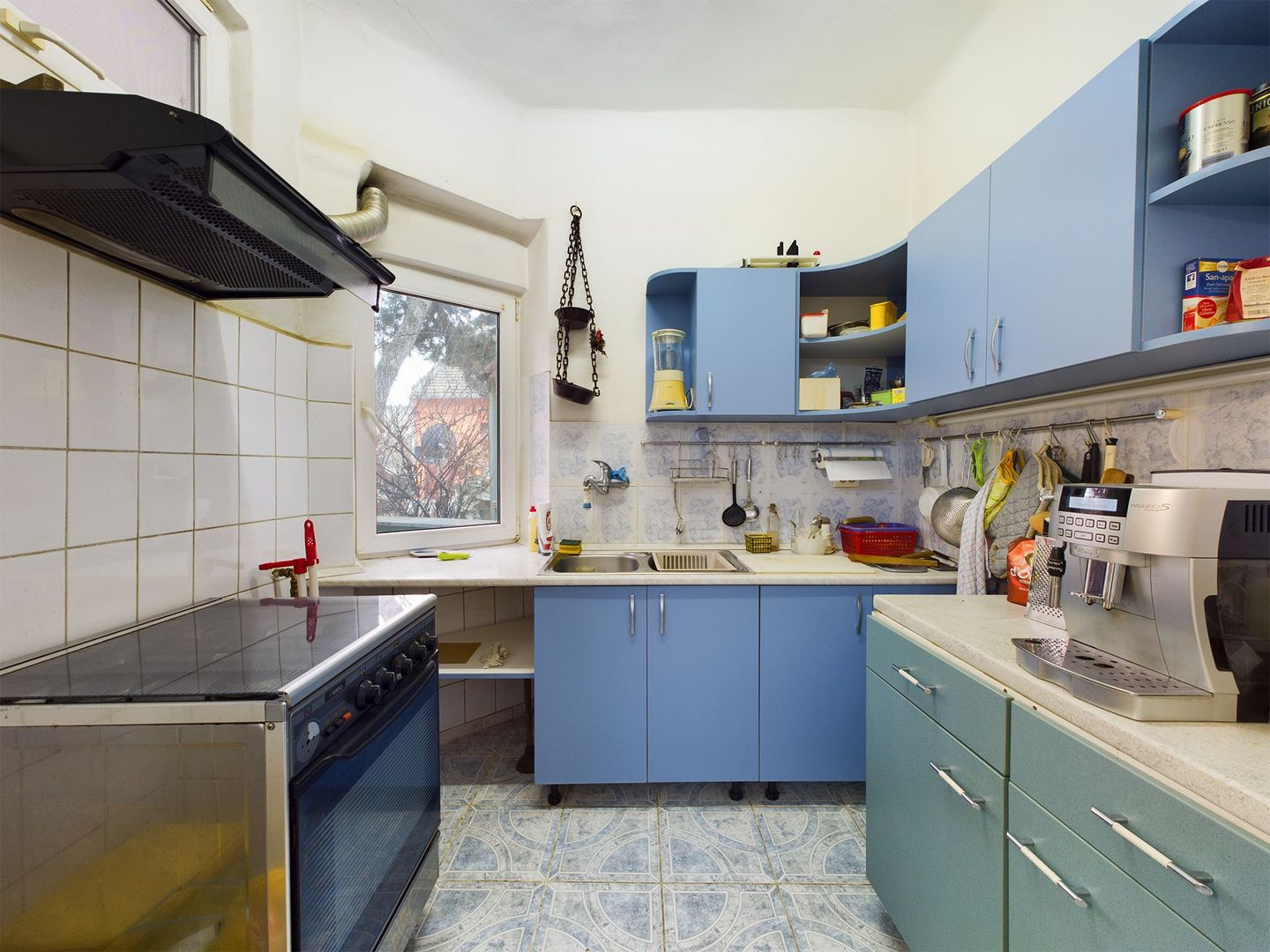 Apartament cu 4 camere la casa in centru - Poză 1