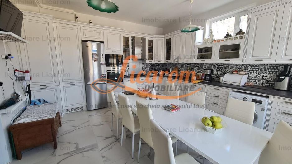 Apartament 3 camere la casa Centru Istoric utilat,mobilat 265000Eur - Poză 3