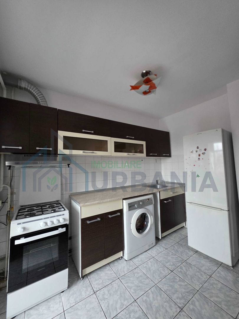 Inchiriez (garsoniera) Apartament 1 camera decomandat Nicolina - Poză 4