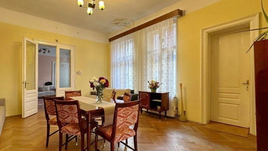 Apartament spațios în Centrul Istoric al Brașovului – zonă premium - Poză 7