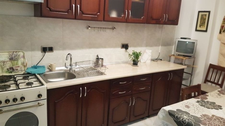 Apartament 1 cameră, parcare individuală și curte închisă. - Poză 1
