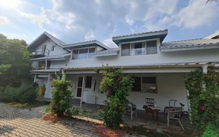 Casa in zona centralain vecinatatea padurii - Poză 3