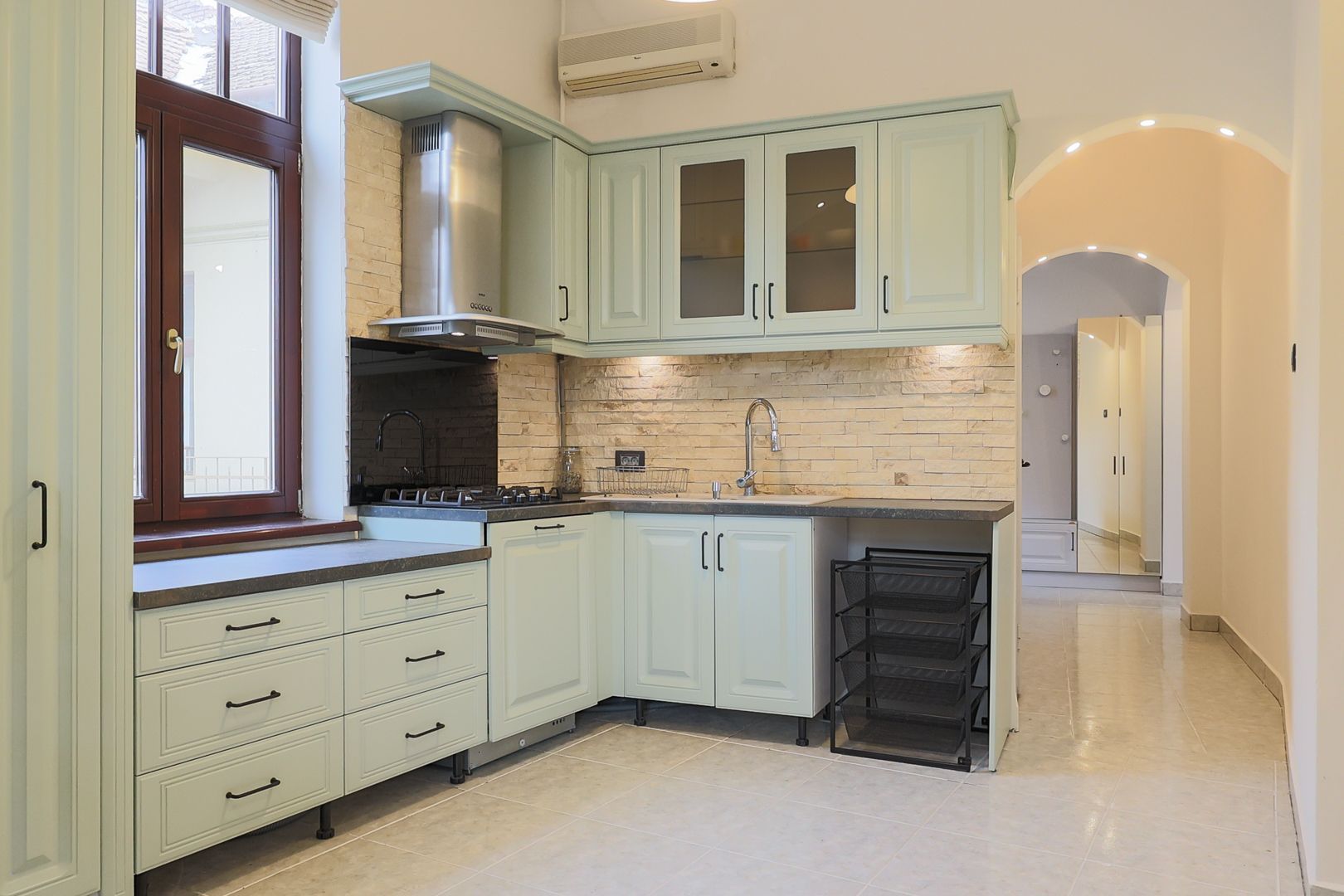 Apartament unic în Arad – Ultracentral, liniște, priveliște superbă - Poză 10