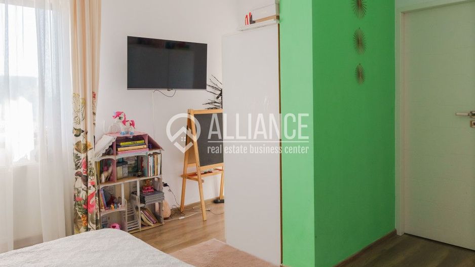 PALAZU MARE -  Vila Duplex cu 4 Camere, Panorama Superba si Curte Amenajata - Poză 35