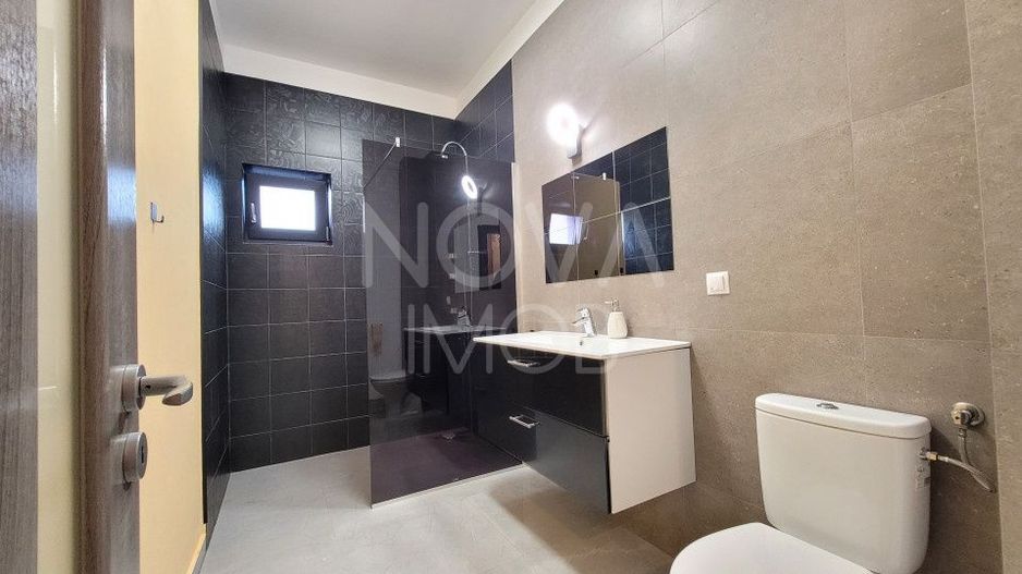 Apartament de vanzare, 3 camere cu gradina + 2 locuri de parcare -Selimbar - Poză 6