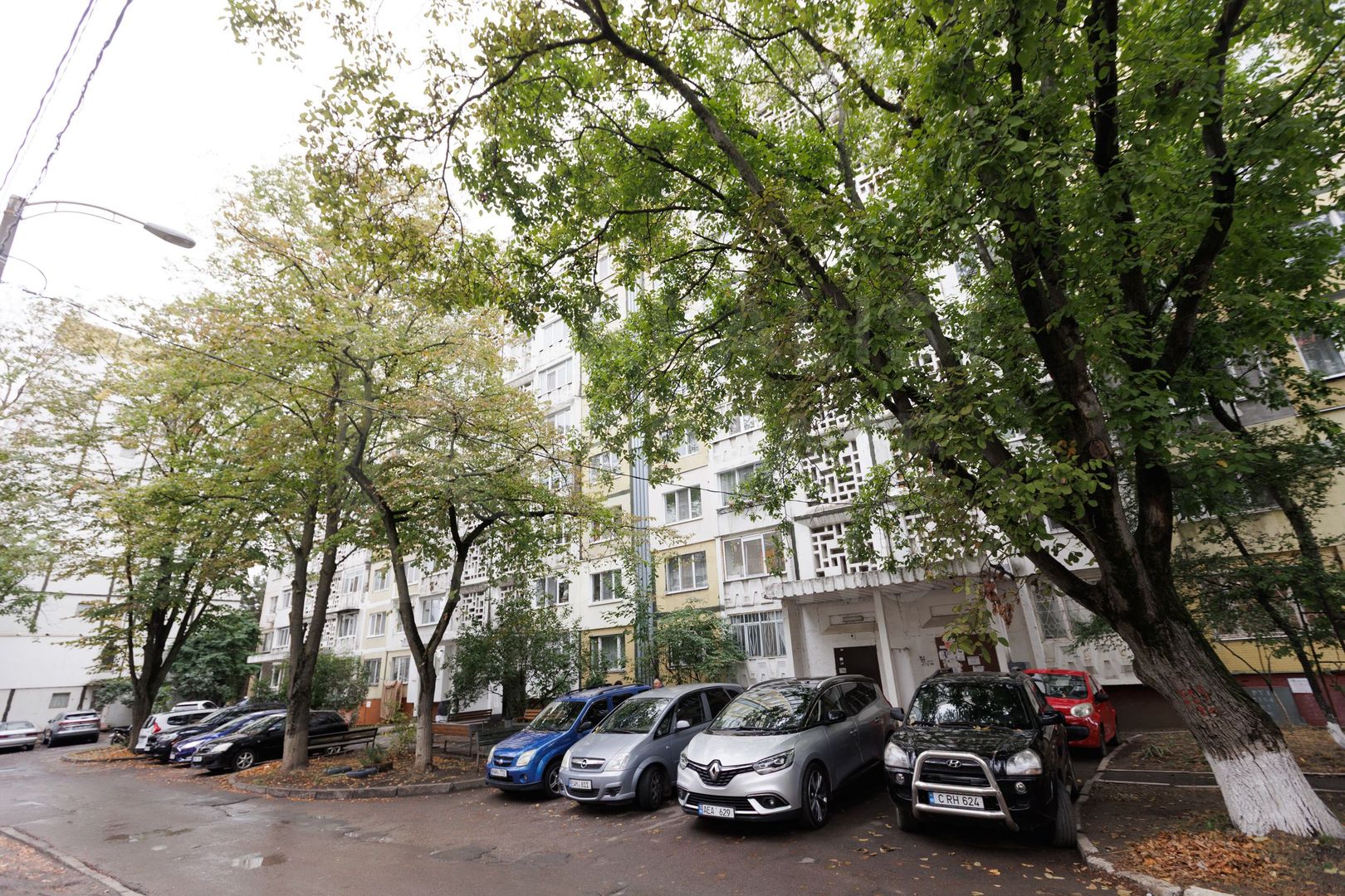 Vânzare, apartament, 3 camere, strada Miorița ,Centru. - Poză 1