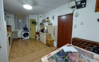 Apartament 3 camere decomandat, etaj intermediar, zona Minerva - Poză 3