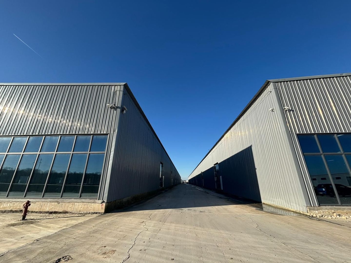 Spatii comerciale, industriale, logistice, birouri, productie, retail - Poză 12