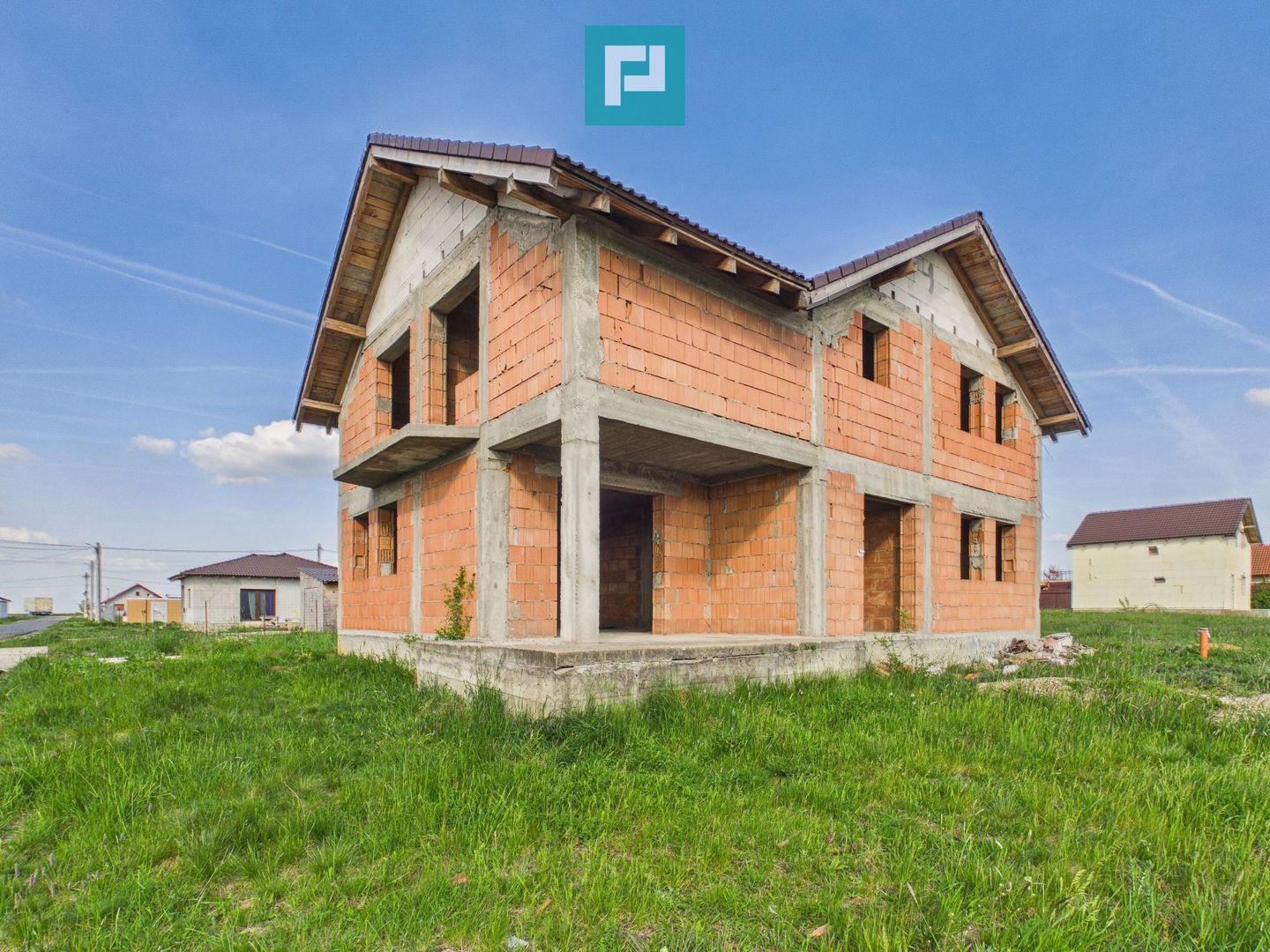 Casă la roșu cu  6 camere,  teren 500 mp în Aluniș - Poză 1