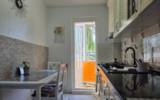 Apartament cu trei camere, zona Noua, 54 mp - Poză 9
