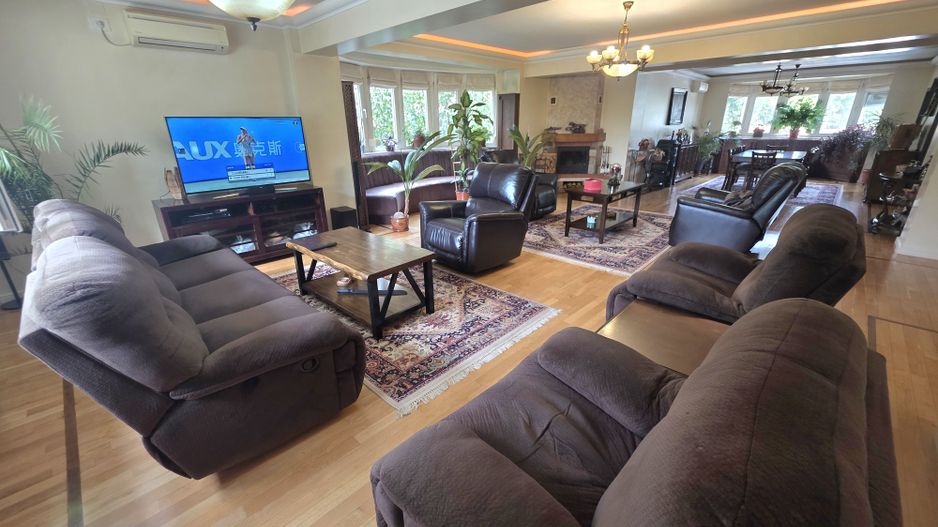 Vilă excepțională cu lift, piscina și teren de 1000 mp | VOLUNTARI - Poză 4