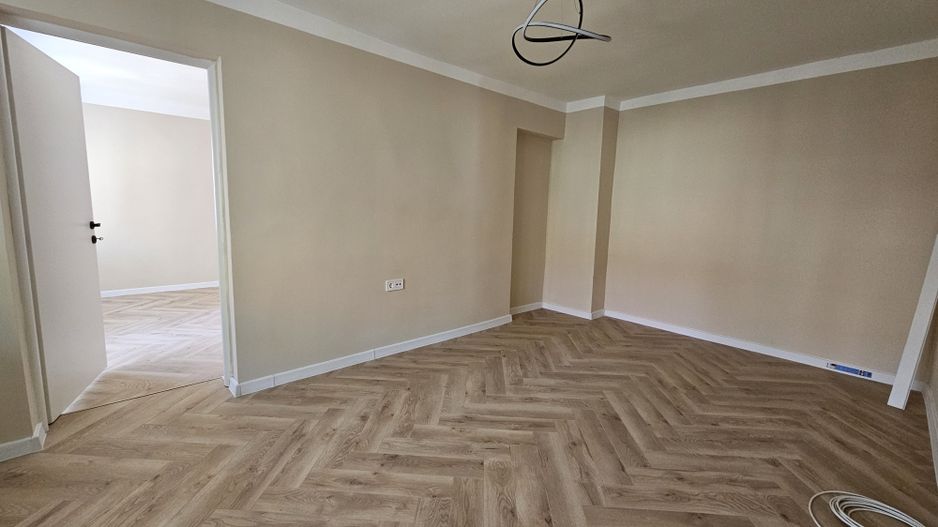 Corp de casă cu 2 imobile independente, curte și pod – Str. Mihai Viteazul - Poză 7