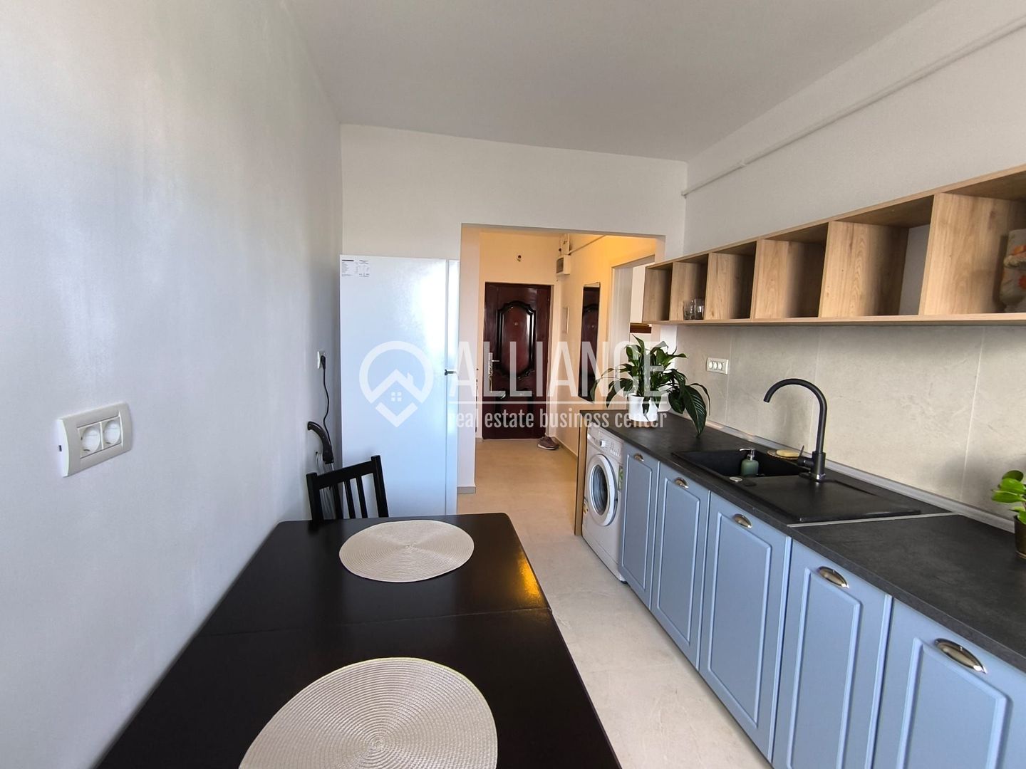 CENTRU TRAIAN(cod03)- 2 camere insorite si cu panorama catre port! - Poză 10