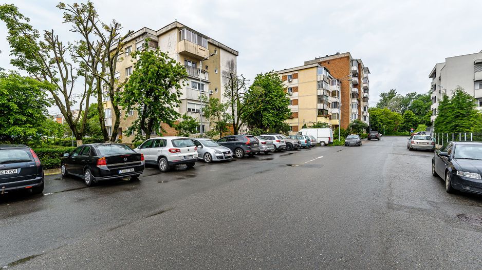 Apartament cu 2 camere decomandat Zona 300, Micălaca - Poză 3