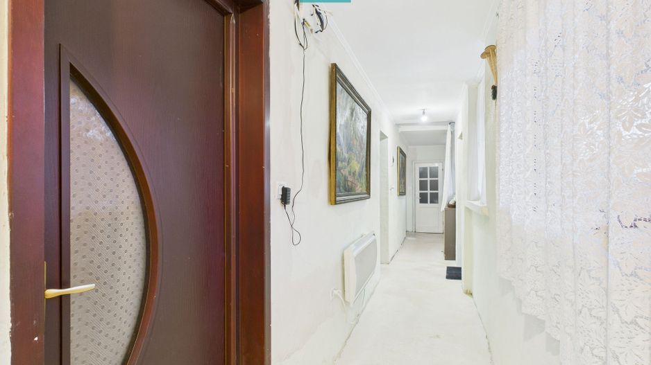 Casă complet renovată în Orțișoara. - Poză 17