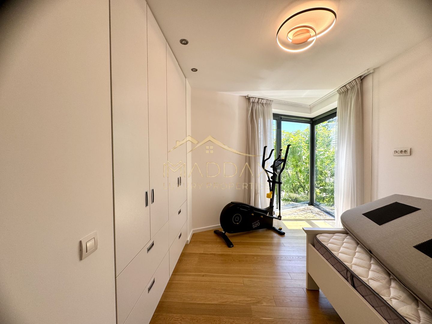 Apartament cu 4 camere *200mp* + 1 Parcare // Herastrau - Lake View - Poză 35