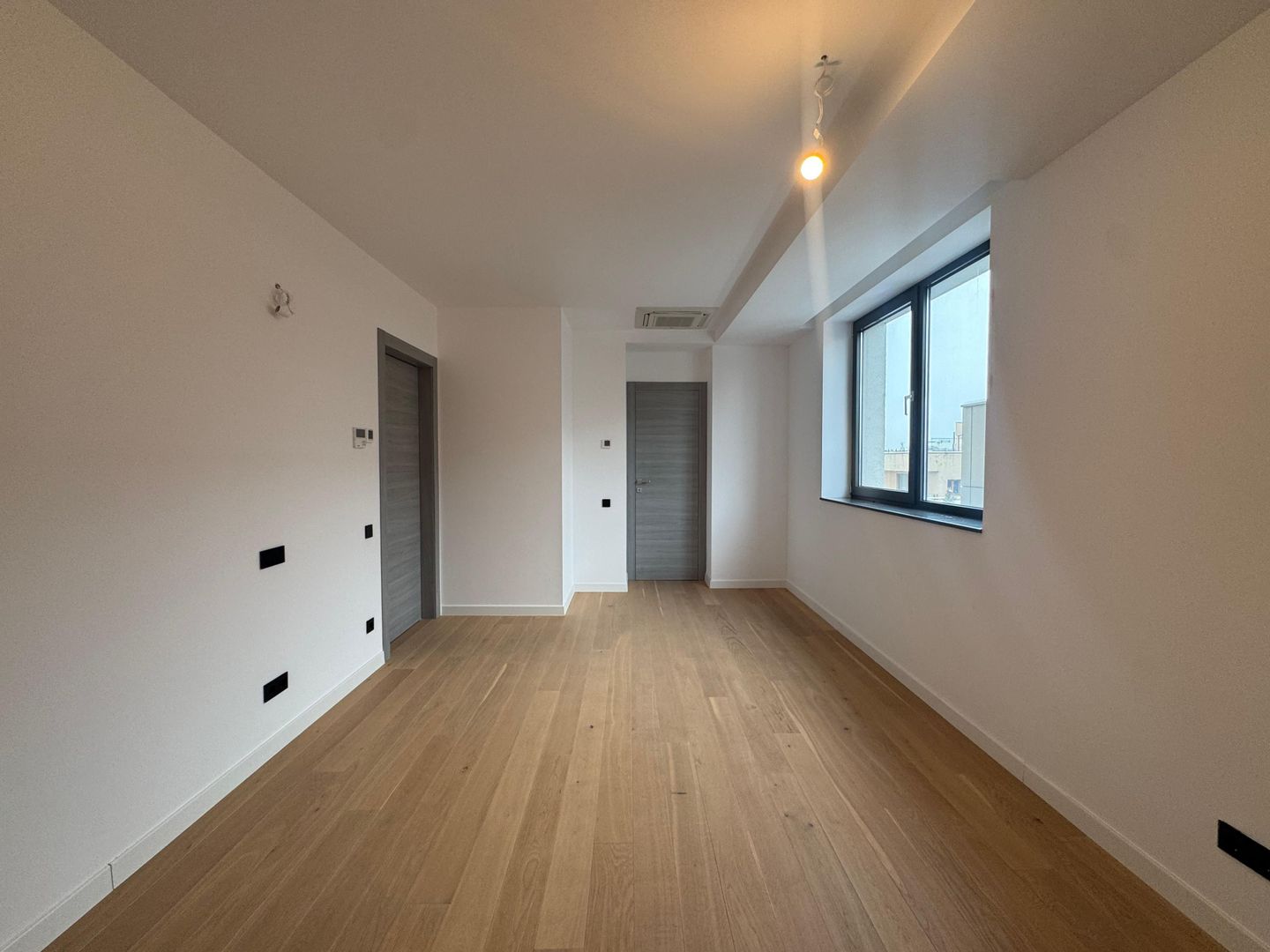 3 camere PREMIUM| 99.7 MP + 9.35 MP terasa - Poză 12