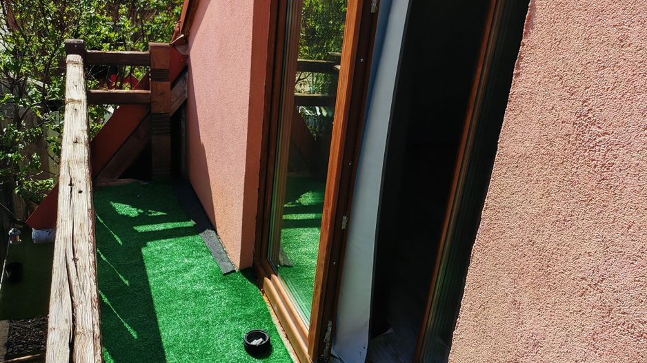 Vila cu 10 camere,pretabil compartimentare in 2 unitati separat,ASTRA. - Poză 21