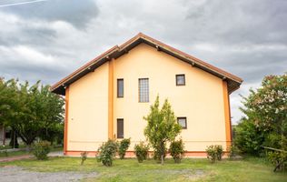 Vila spatioasa pt doua familii 10 camere Clinceni Monumentul Eroilor