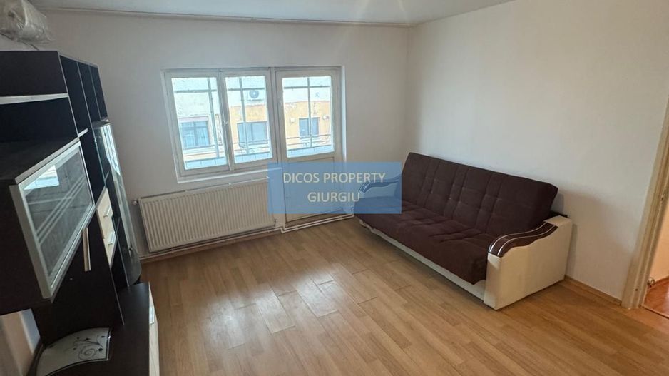 Apartament 3 camere de vânzare – Tineretului, zona Biserică - Poză 3