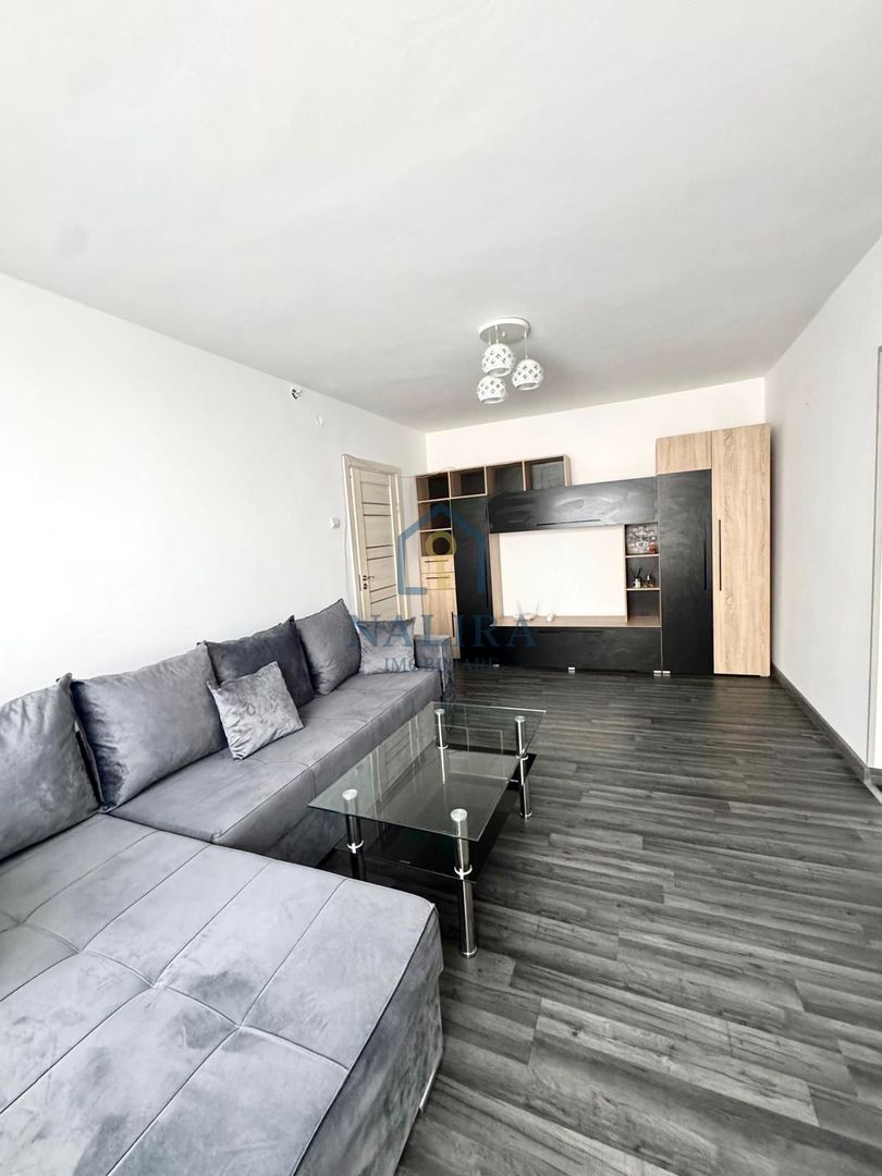 Apartament 3 camere de vanzare - Traian - Etaj intermediar - Poză 3