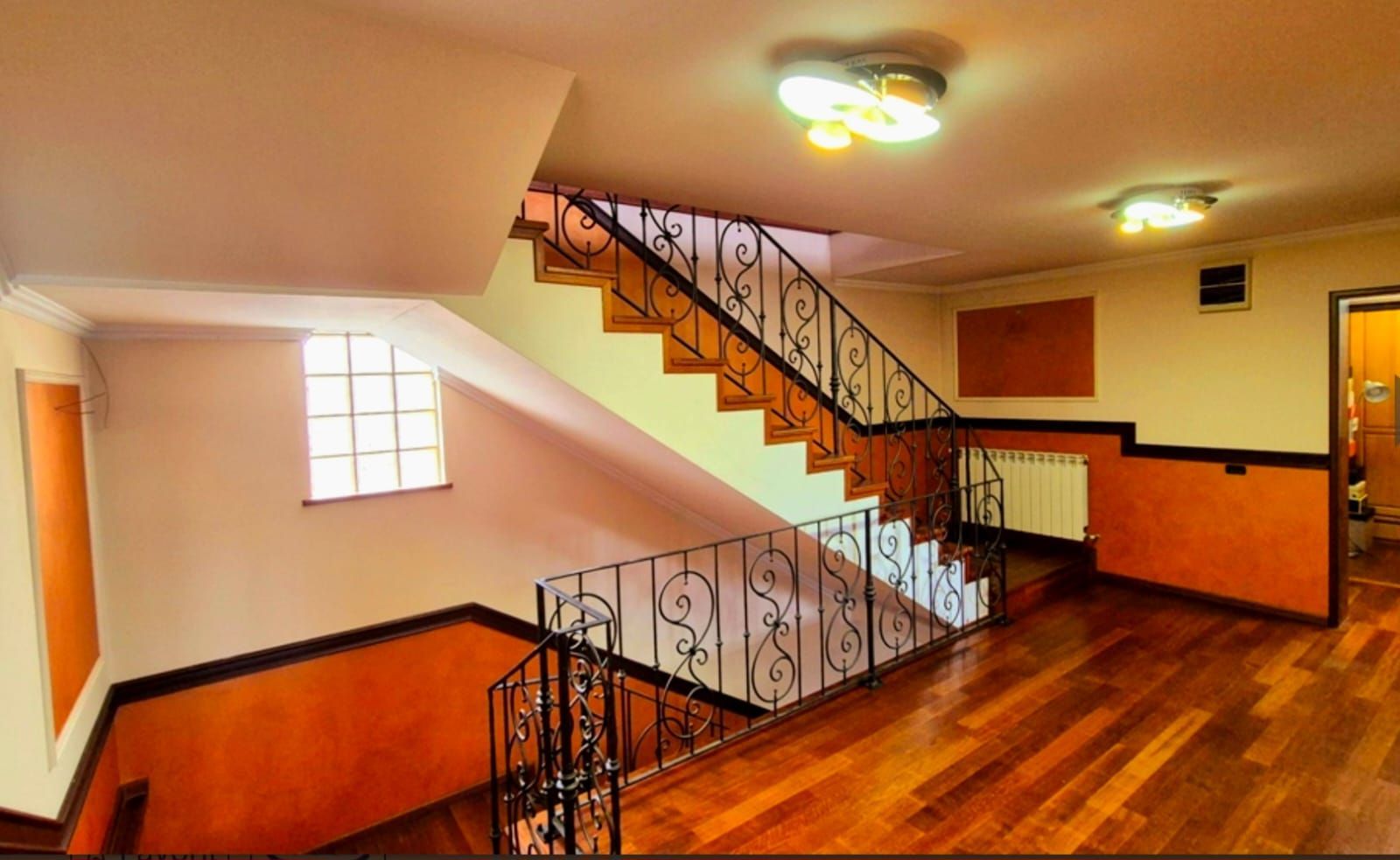 Cauți o casă mare sau spațiu pentru business? Aici le ai pe ambele! - Poză 5