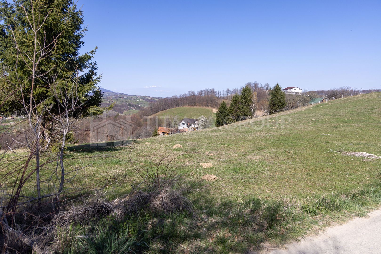 Teren intravilan în Poiana Mărului, 3.791 mp cu priveliste panoramica - Poză 7