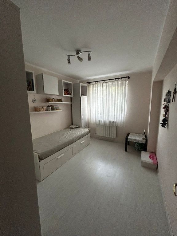 De inchiriat 3 cam Micro 13,et 2,mobilat si utilat - Poză 2