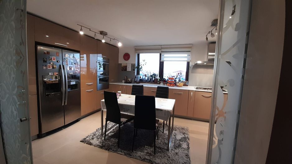 ap5cam(liv.+4dorm,4bai) tot.decom,mob-util+2parc/Popesti-Leordeni - Poză 1