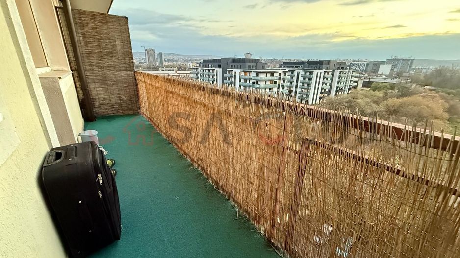 1 cameră, la cheie, Iris! - Poză 5