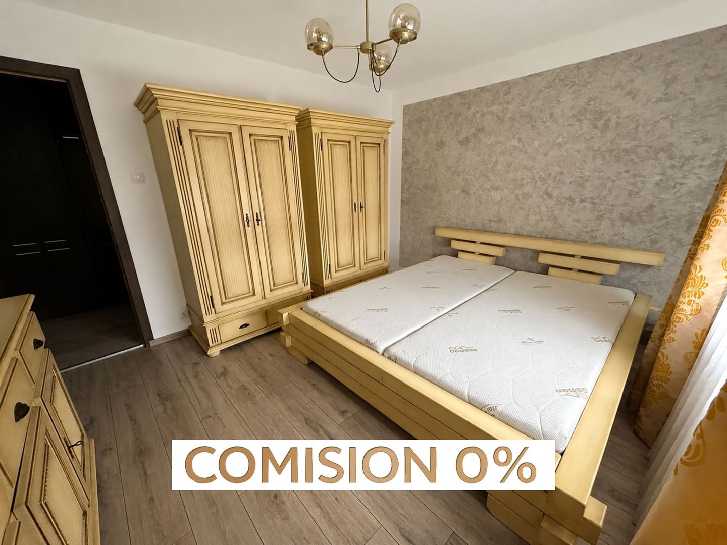 Comision 0, Apartament 3 Camere, Renovat, Etaj 4 din 5, Zona Bucovinei - Poză 1