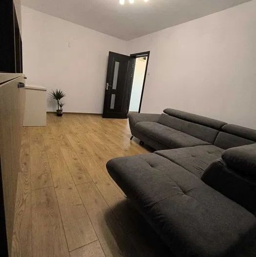Apartament de inchiriat 2 camere zona 1 Decembrie - Poză 2