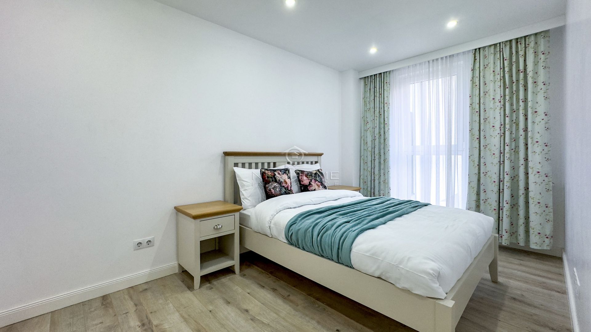 Apartament cu 3 camere de închiriat în zona Centrală - Poză 10