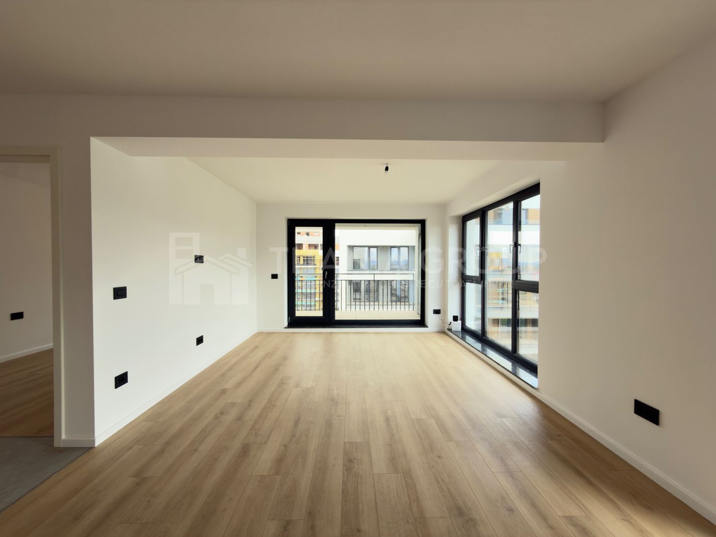 Apartament 2 camere cu vedere panoramică spre munte - Kasper Coresi - Poză 4