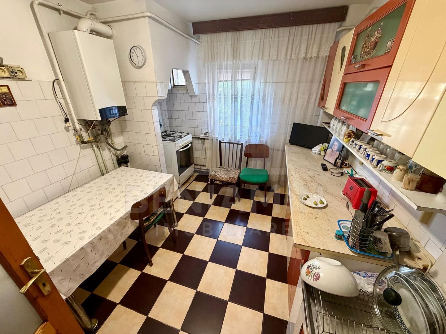 4 camere decomandate - Craiovita Noua - etaj 2 cu 2 bai - bloc 1982 - - Poză 4