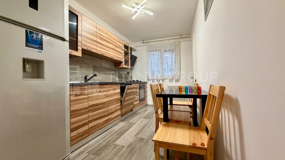 Apartament cu 3 camere, 2 bai  - zona Tractorul - Poză 6