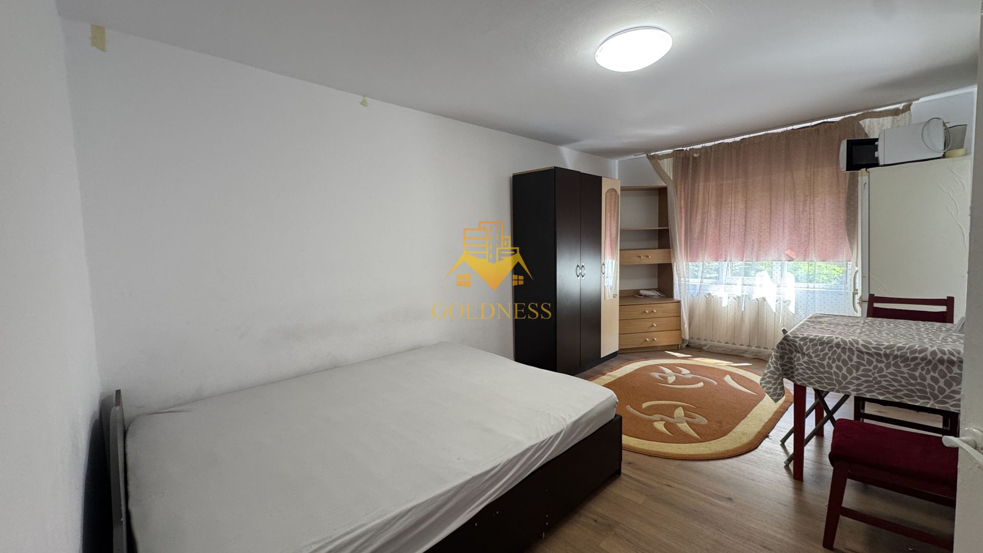 o camera, 30 mp, Manastur str. Negoiu Zona Baza Sportiva, Mehedinti - Poză 3