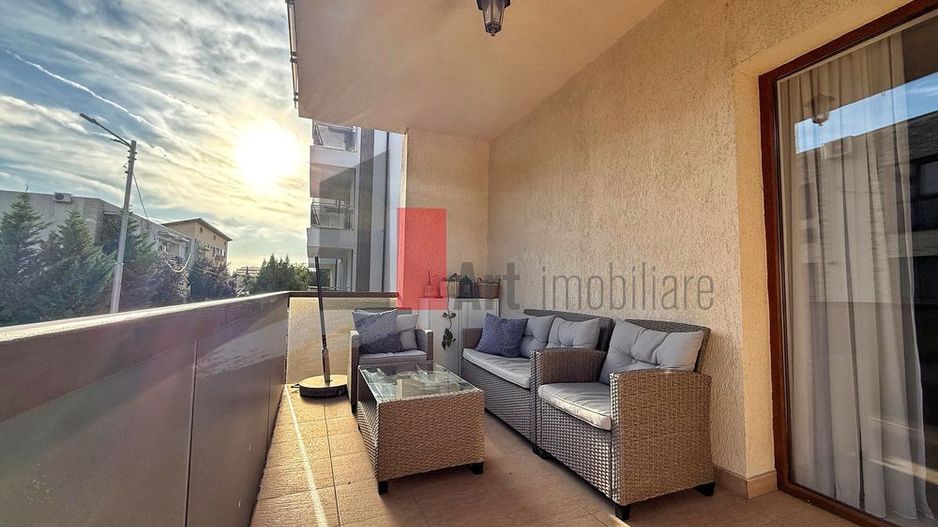 Apartament 3 camere, 80 mp si parcare inclusa Padurea Roşu -Militari - Poză 2
