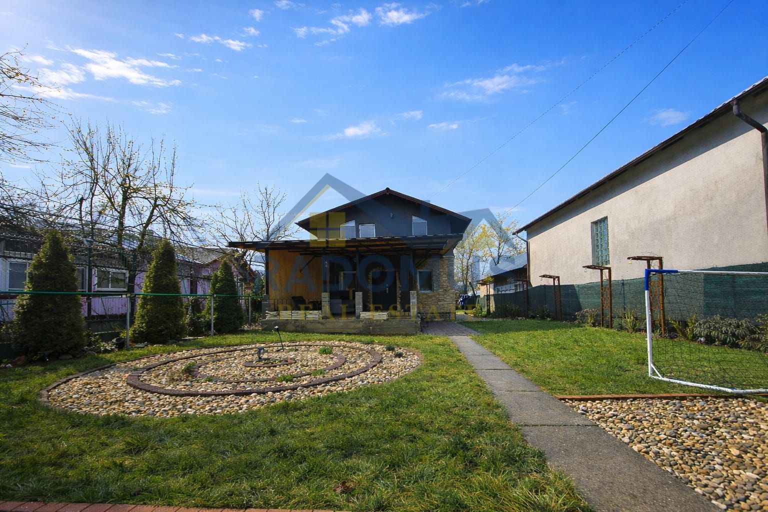 Casă Poienarii Burchii - Mobilată & Utilată  + Teren 2356 Mp - P+M - Poză 2