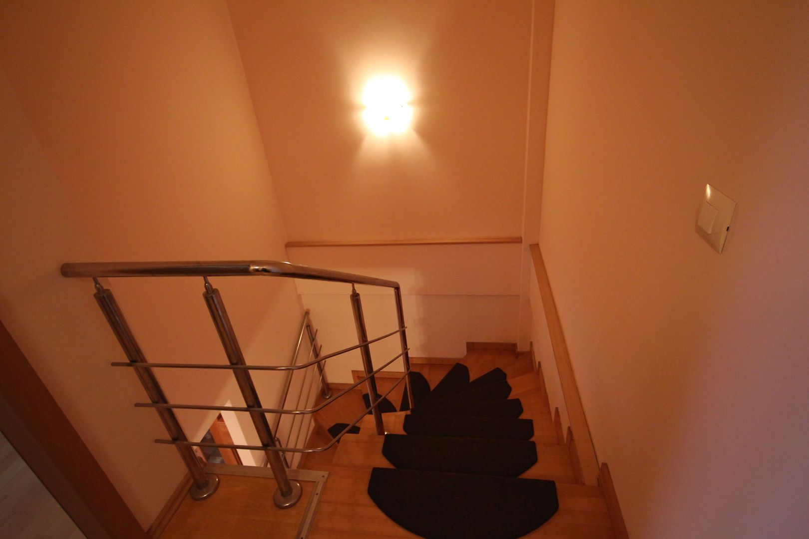 Apt cu  scara interioara  langa Kaufland Dumbravita - Poză 25