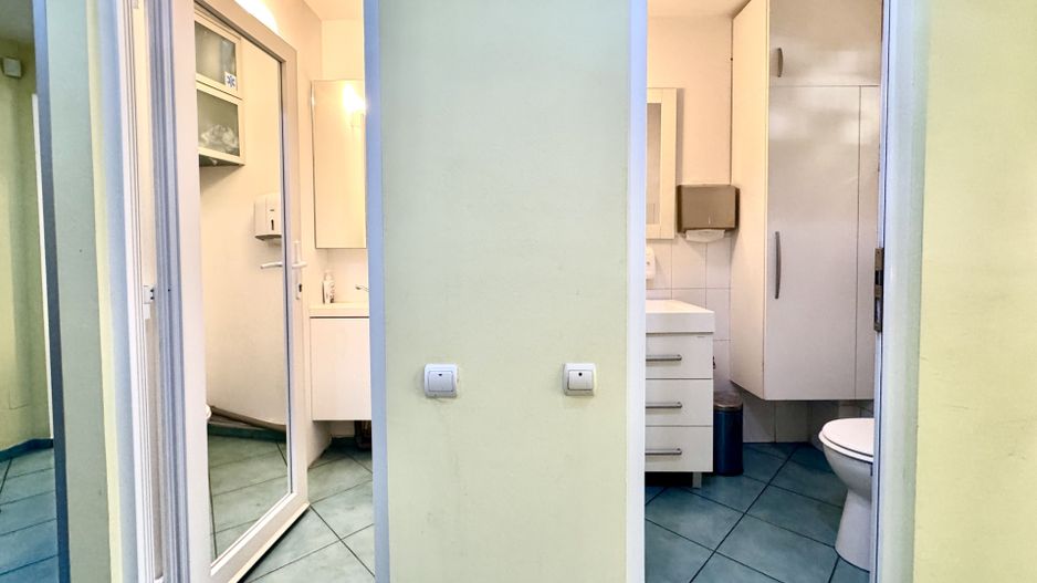 Cabinet stomatologic cu tradiție 20+ ani - dotat si funcțional - Poză 20