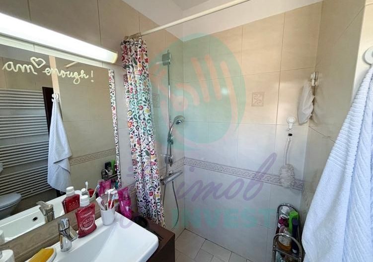 Casa CONSOLIDATA - SITUATA PE COLT - cu o curte libera generoasa - Poză 19