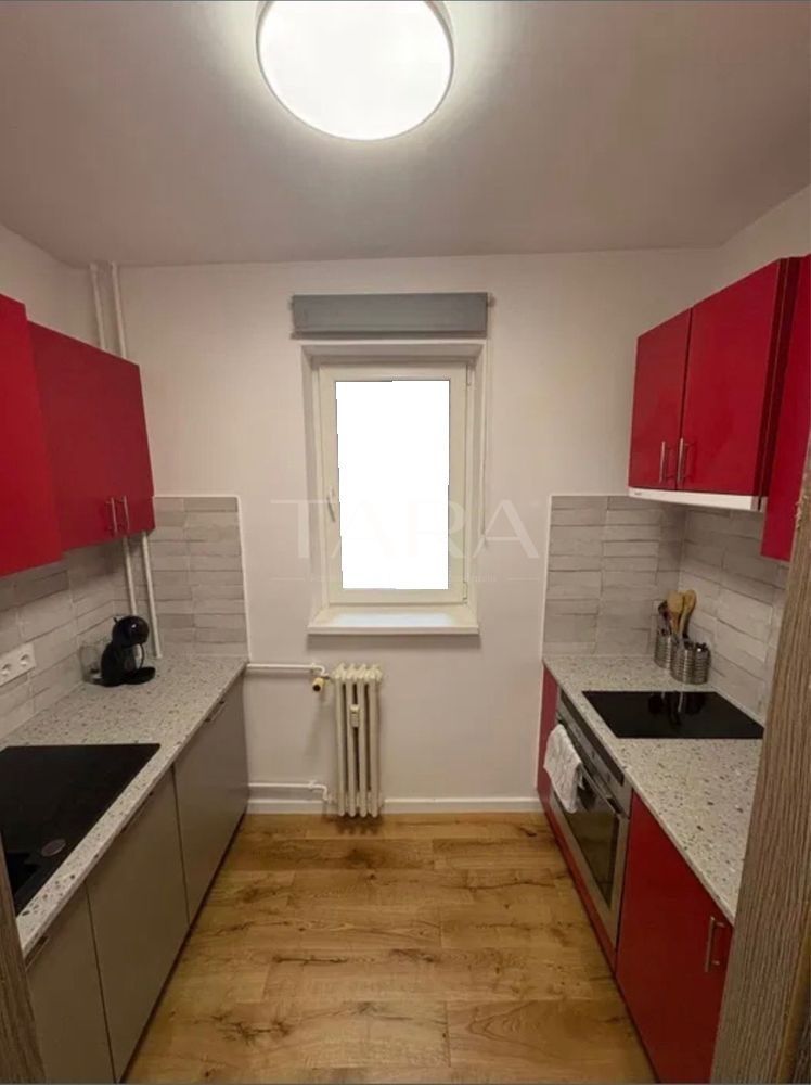 Apartament renovat cu 3 camere, în zonă liniștită și bine conectată. - Poză 3