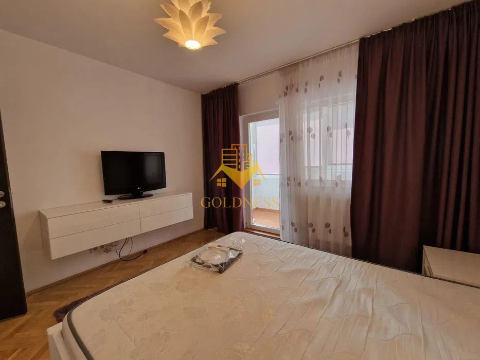 3 camere decomandate, Parcare, Garaj, UMF, Zorilor - Poză 1