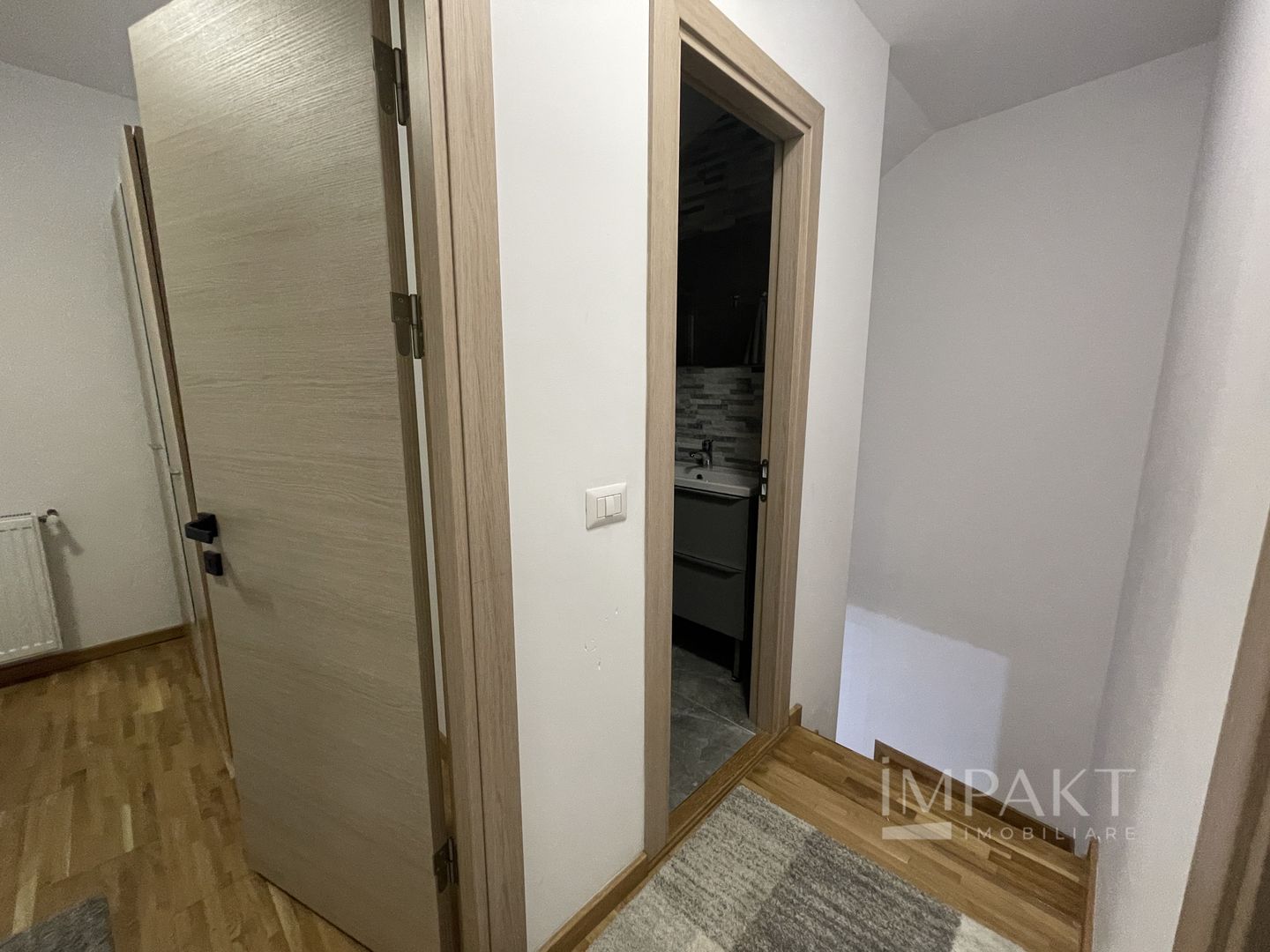 Apartament cu 3 camere de inchiriat, in zona Piata Mihai Vitezul! - Poză 11
