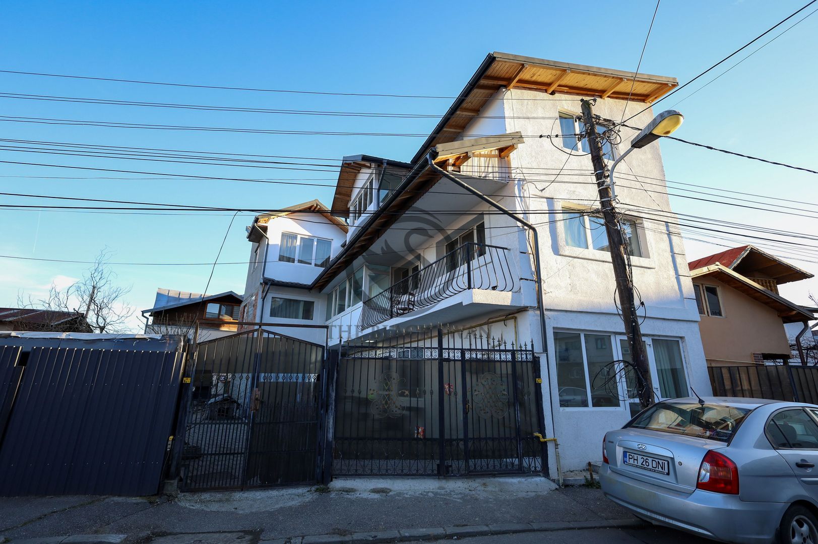 Casa cu 7 camere + spatiu comercial de vanzare | Comision 0 % - Poză 1