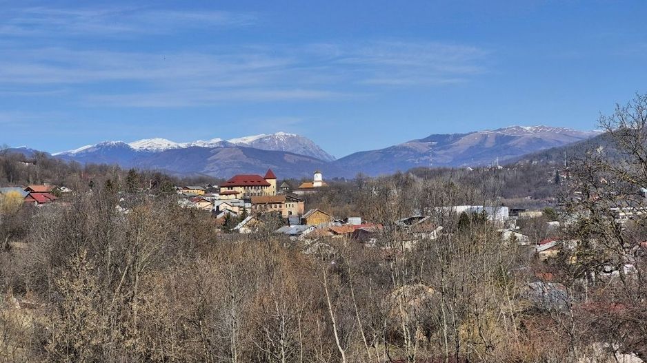 Teren intravilan 3526 mp cu vedere superba catre munte! - Poză 10