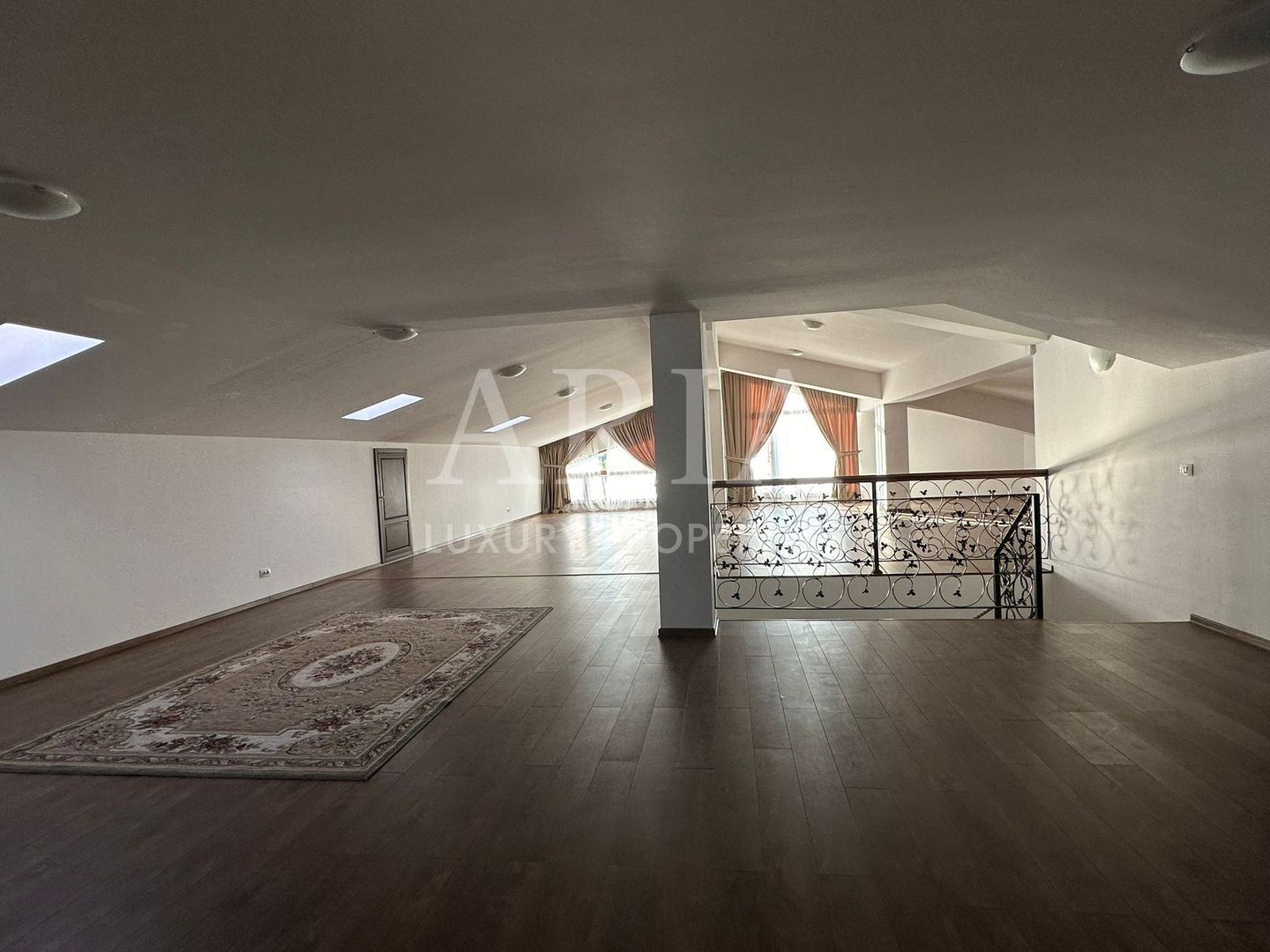 GRAND VILLA  PIPERA EROU IANCU NICOLAE - Poză 15