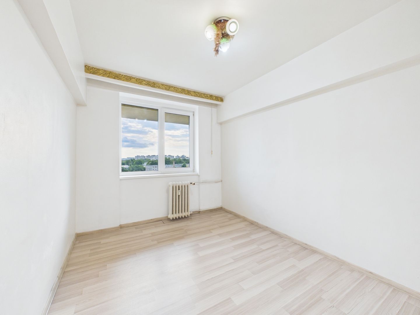 Apartament cu 3 camere de vânzare în zona Giurgiului - Poză 2